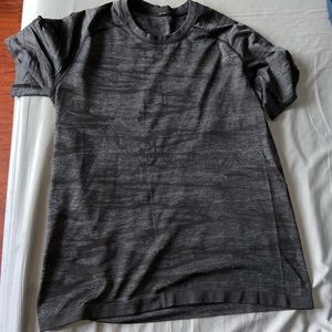 Lululemon metal vent shirt